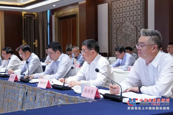 国务委员谌贻琴在江苏调研，徐工集团应邀参加座谈并发言