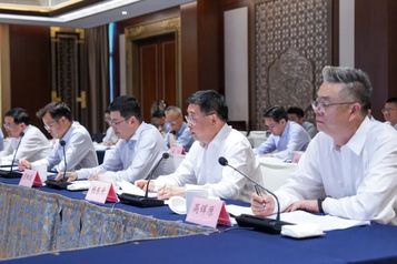 国务委员谌贻琴在江苏调研，徐工集团应邀参加座谈并发言