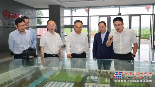 上海市委常委陈金山一行调研三一防汛防台工作