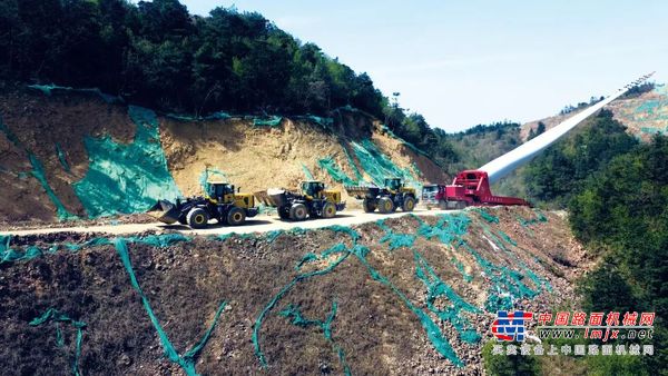 驾风凌岳丨山推重载装载机书写工业力量