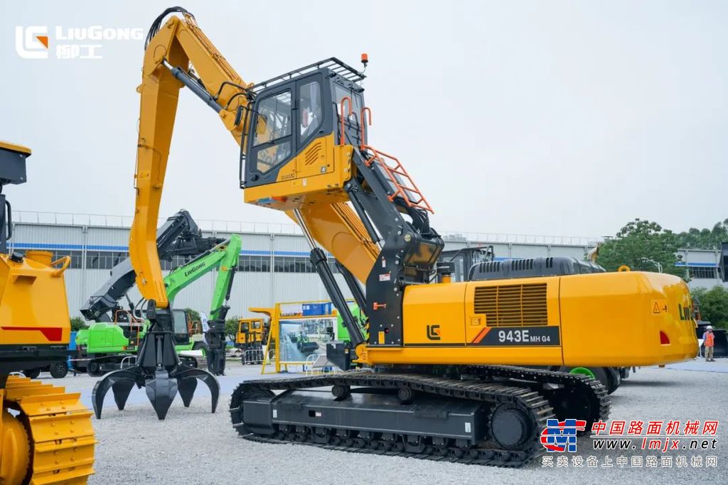 	972F：70吨成本撬动75吨收益，300cc大排量主泵打锤如破竹，工作装置寿命长达20000小时！