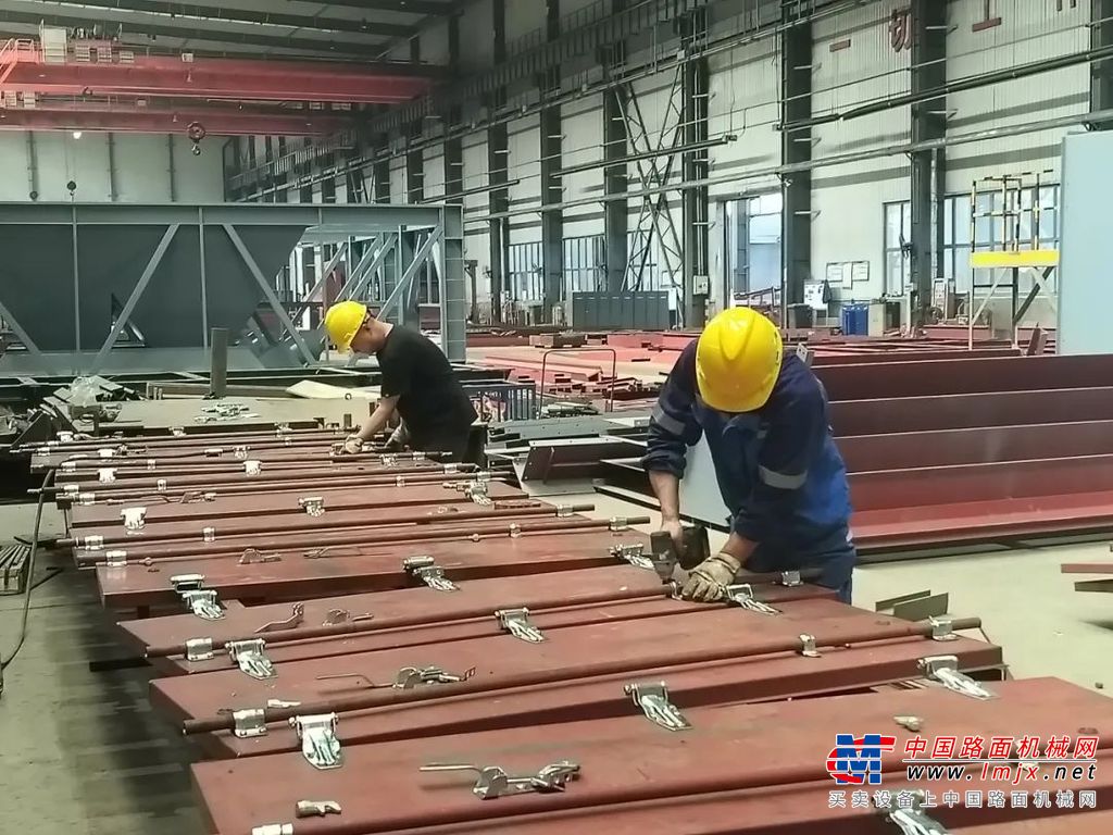 	 全员动员聚合力