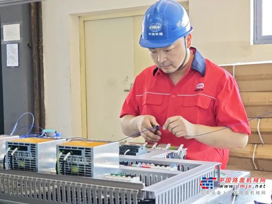 铁建重工：身边的奋斗者 | 机电液多能工弹性上岗，这里的制造很柔性！