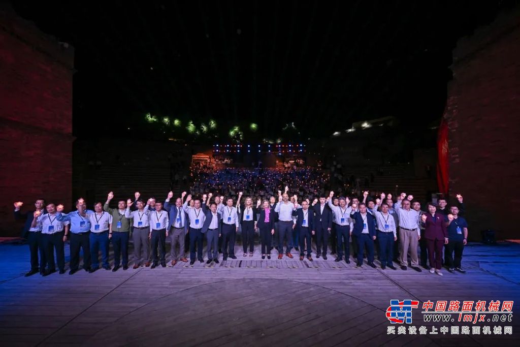 西藏3座光储发电项目并网发电