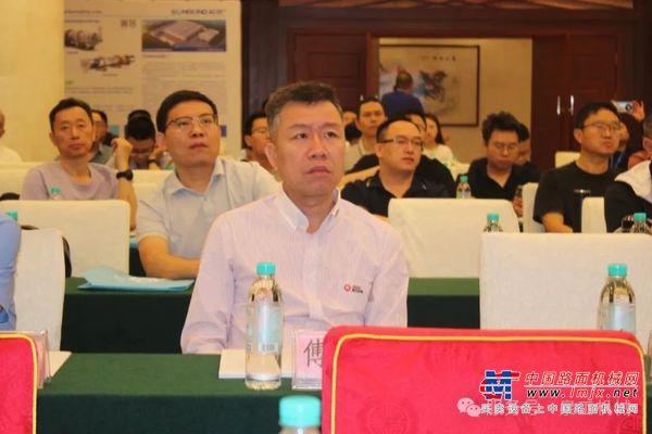 泉工股份亮相第六届中国冶金固废处理峰会 聚焦绿色智能固废制砖技术