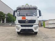 陕汽德龙L5000易燃液体厢式运输车