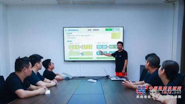 中铁装备【先锋人物⑤】王玉江：爱“较真”的钢板雕刻师