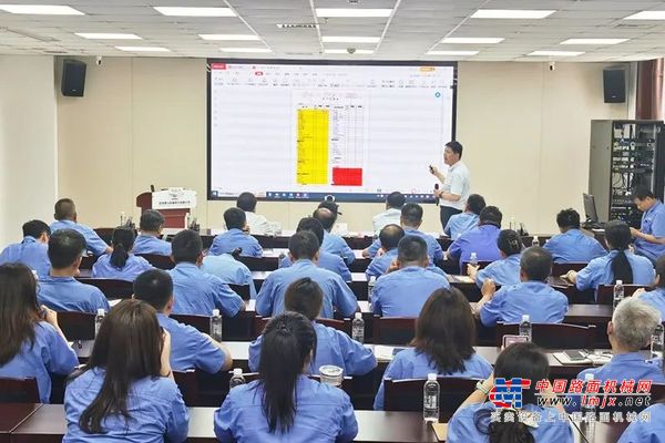 陕建机股份“卓越大讲堂”开展干部财务素养提升专题培训