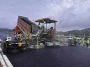 安迈路面设备与沥青搅拌站高效协同，助力横钦高速建设