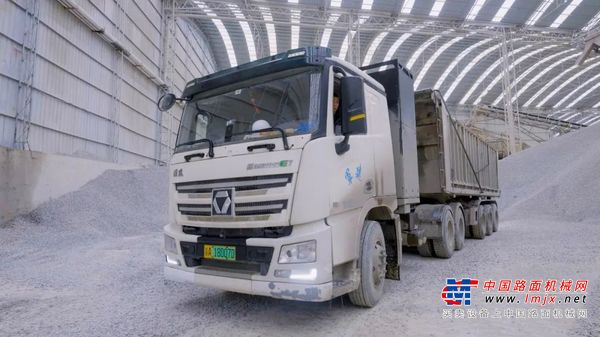 既“稳”又“值”，徐工新能源重卡书写砂石运输场景新答卷
