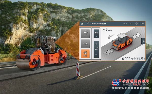 Hamm │ 行业突破：专业版智能压实系统 (Smart Compact Pro) 实现了将实时密度测量功能应用于自动压实过程中