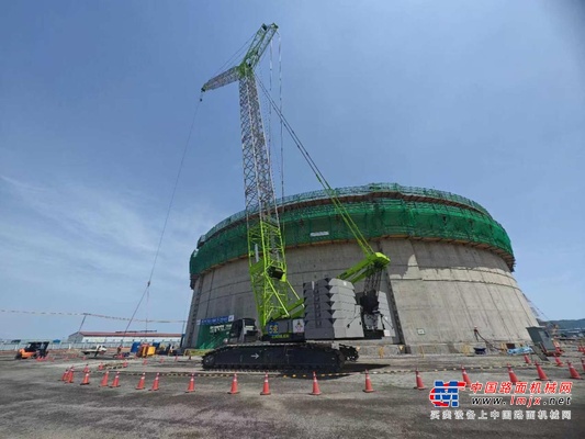 中联重科ZCC3500V-2K履带起重机助力韩国能源建设