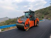 工地报告 | 看悍马中型压路机 “稳准省”征服山区道路！