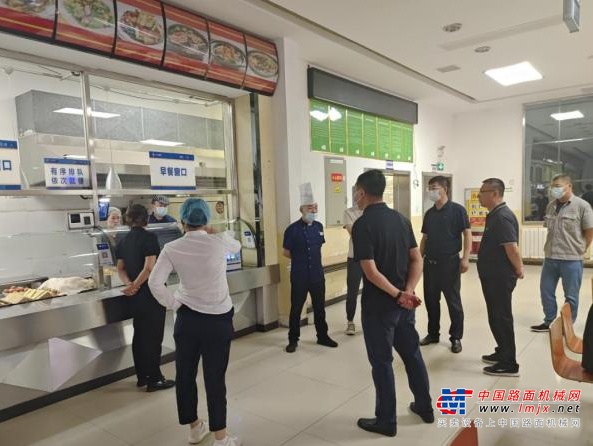中交西筑：筑牢食品安全防线，守护舌尖上的安心——后勤服务中心开展餐厅安全卫生专项检查