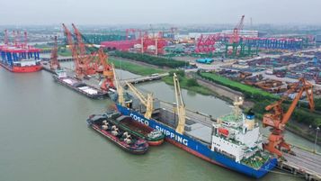 创新“河海联运”模式！徐工重器通全球！