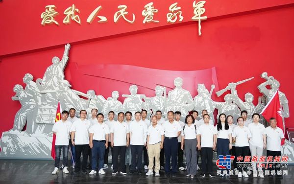 薪火八十载·匠心二十春——红色基因铸就重工脊梁 | 同力重工组织开展2025七一主题党日活动