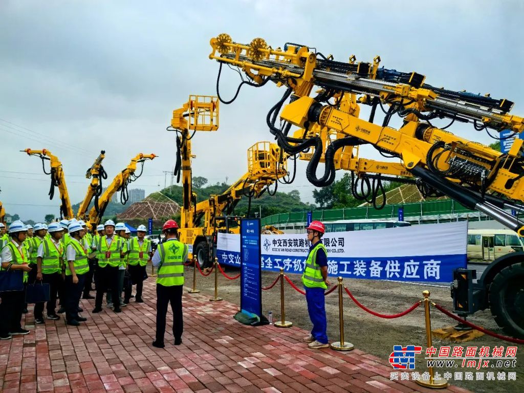 中交西筑携全套山岭隧道装备及能源环保装备亮相中交集团隧道施工突发事件综合演练