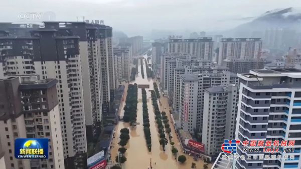 从“苏超”到“村超”，徐工跨越千里，驰援贵州榕江！