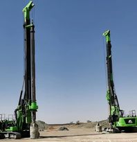 卡特底盘筑根基 高效施工庆五载┃泰信机械电建五周年之际，多台卡底钻机助力沙特电网机械化高效施工