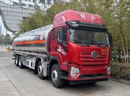解放JK6前四后八31立方铝合金油罐车