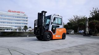 夏日作业神器！明宇锂电把 “清凉、高效、省钱”狠狠焊在一起