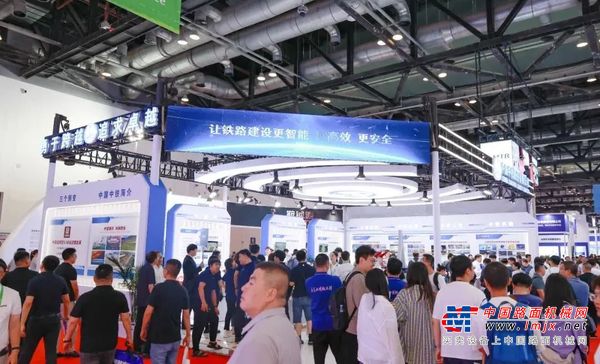 在全球顶尖的铁路行业展会上，中铁装备引人关注