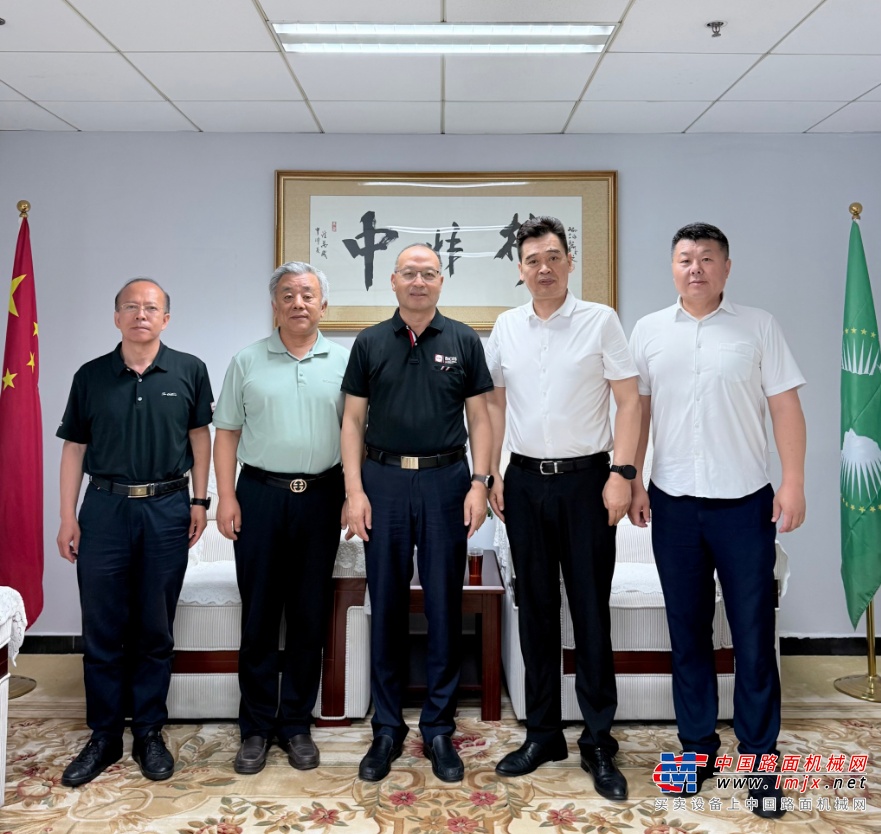吴培国秘书长一行碰头北京中非友好经贸睁开基金会