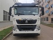 重汽豪沃22-24方超大容量洒水车