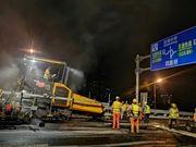 投入40多台ABG 8820摊铺机，北京东四环大修争分夺秒