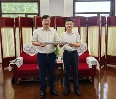 赵晖与铁科院党委书记、董事长张志方会谈