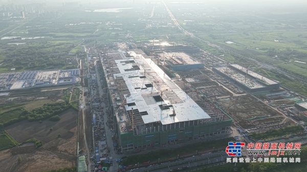 徐工：热ྂ热ྂ热ྂ热ྂ无惧酷暑 基建狂魔助力合肥新坐标建设！