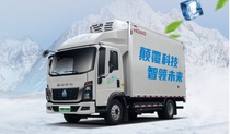 中国重汽HOWO新能源冷藏车：让每一口冷饮，从工厂到冰柜始终“冰爽十足”