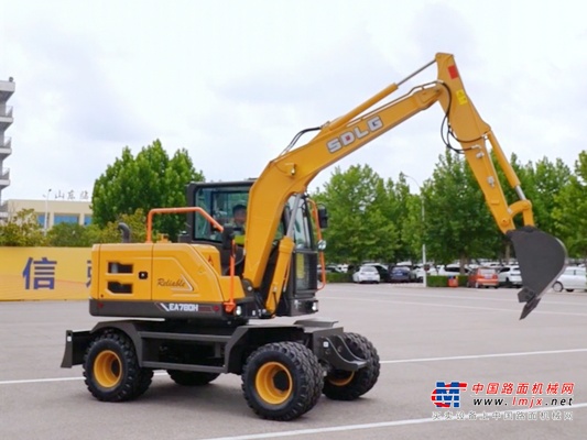 【临行天下】揭秘工地“多面能手”：山东临工EA780H Plus轮式挖掘机
