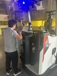 饮料行业高效搬运新标杆丨山猫BR15S-9电动叉车交付大客户
