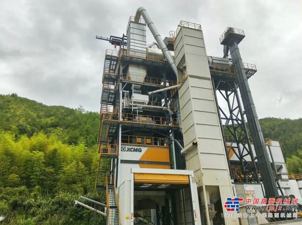 	质量稳定：精准温控技术，可生产ATB-25、AC-16、AC-13、AC-25、AC-20、SFP-13等多种规格混合料均符合施工标准。