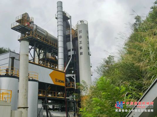 徐工沥青站助力浙江道路养护工程，专业服务赢得客户肯定