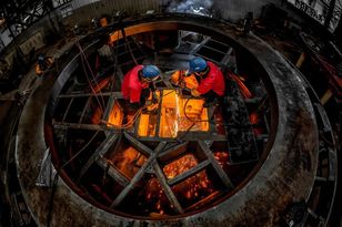 铁建重工：身边的奋斗者 | 汗与火的交融，在±2毫米间，焊出“钢牙利齿”