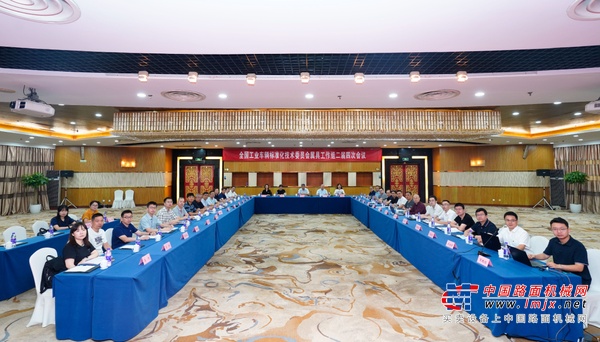 杭叉集团|聚焦标准引领，共绘属具未来——全国工业车辆标准化技术委员会属具工作组二届四次会议在杭叉集团成功召开