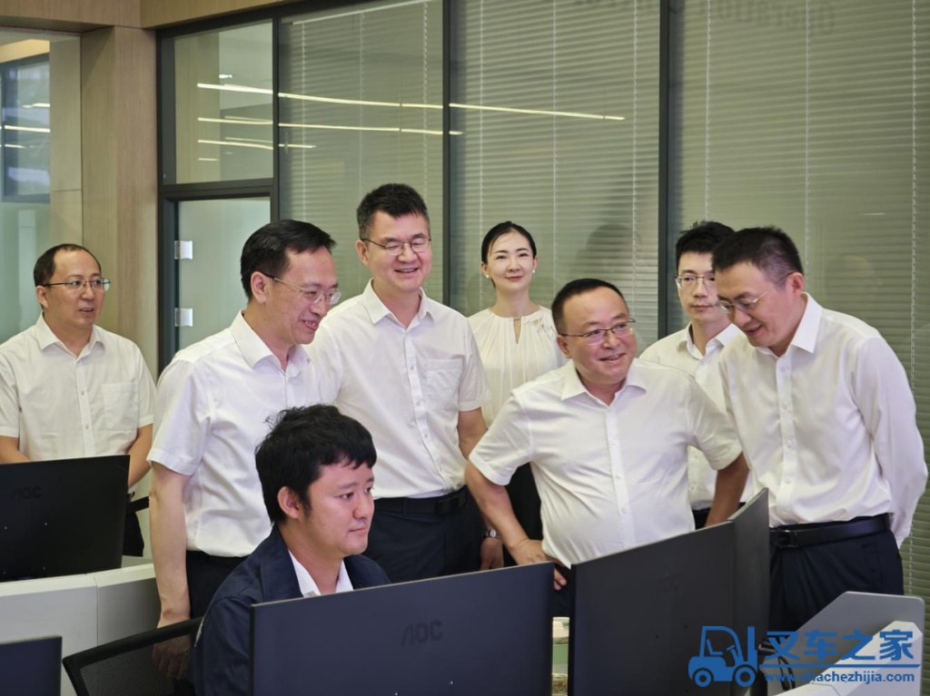 蜀道集团总工程师黄兵调研新筑股份科技创新工作