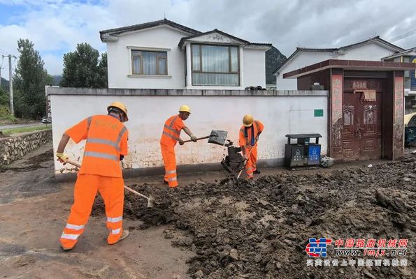 清淤“輕騎兵”丨山貓S70組團助力密雲災後重建