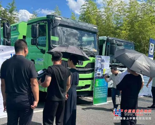 “智”领环卫 共创未来|徐工携新能源环卫产品亮相杭州新型环卫车辆展示活动