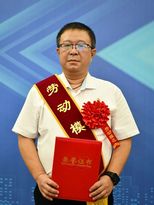 【榜样】| 用担当筑梦钢构人生——记陕建机股份劳动模范王益兴