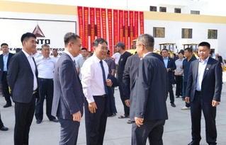 临工钢铁力量挺进中亚 塔吉克斯坦旗舰店盛大开业