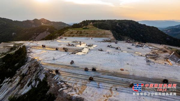 【徐工金·礦山施工】“礦山猛將”XE380GK助力隨縣白麻礦開采