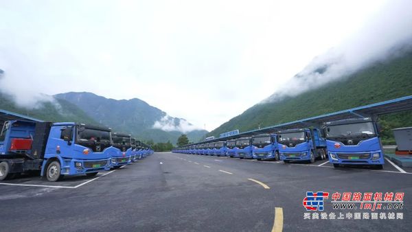 驱动零碳物流新纪元！200台徐工超充重卡，交付北川