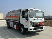楚胜牌（10.5方）“卷王”8吨油罐车