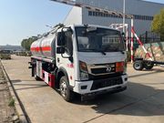 楚胜牌东风凯普特5吨加油车8.5立方