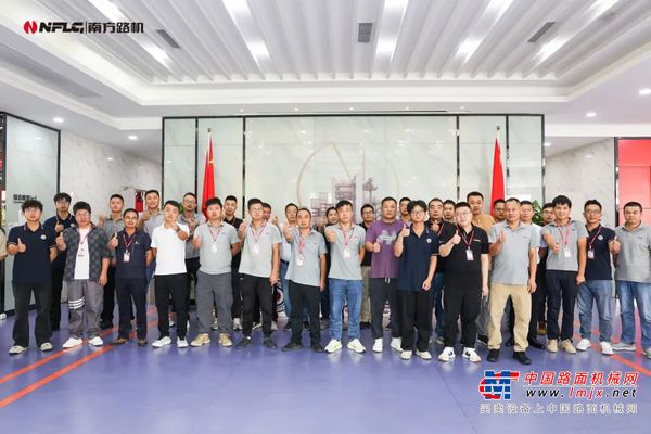 学真招，练硬功 │ 南方路机全国经销商破碎筛分精英特训营推动服务再升级